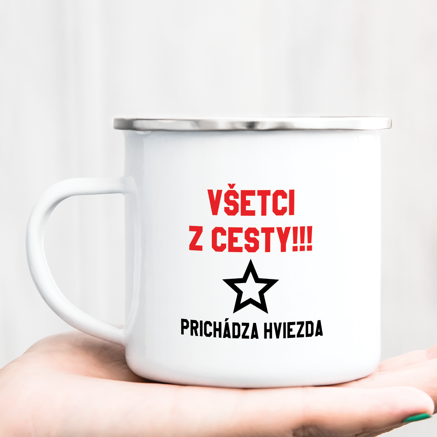 Hrnček s potlačou Prichádza hviezda