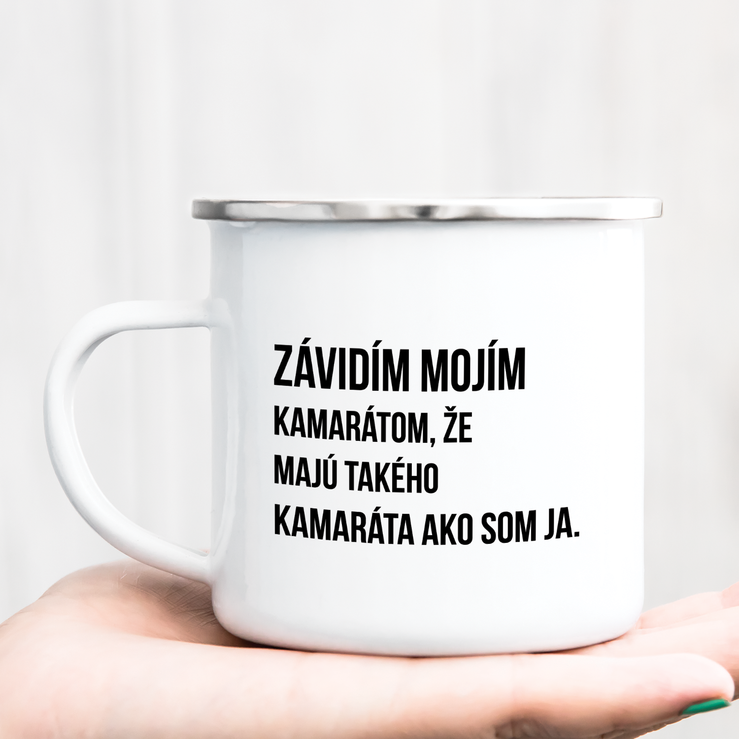 Hrnček s potlačou Závidím mojím kamarátom