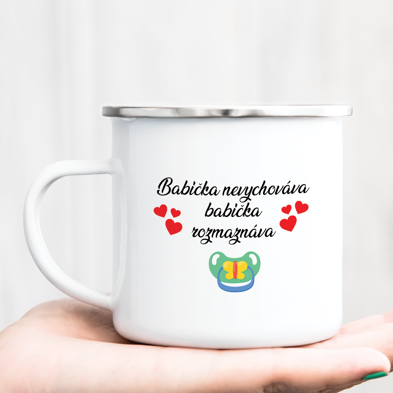 Hrnček s potlačou Babička nevychováva, babička rozmaznáva
